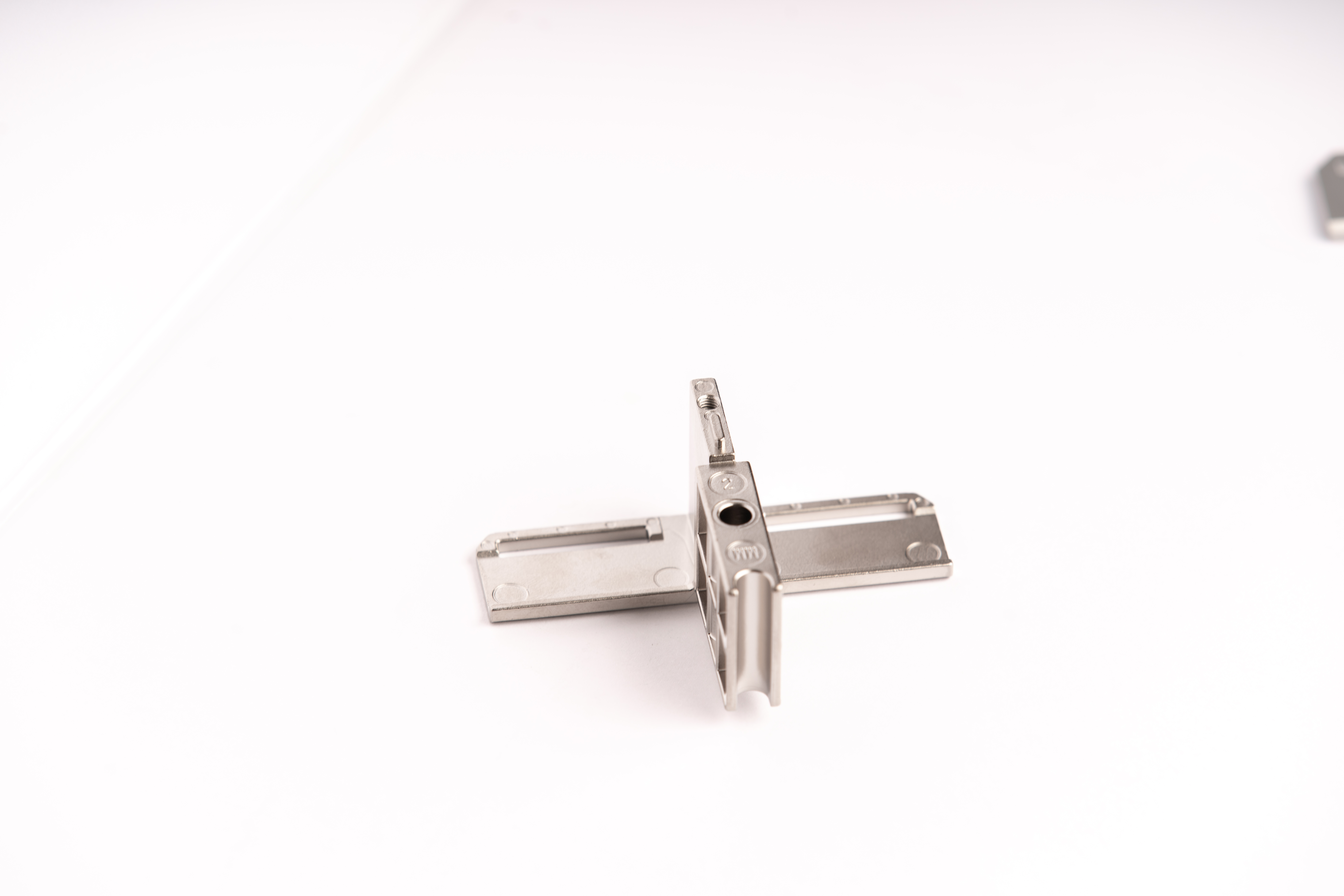 Quick-Release Metal Connector