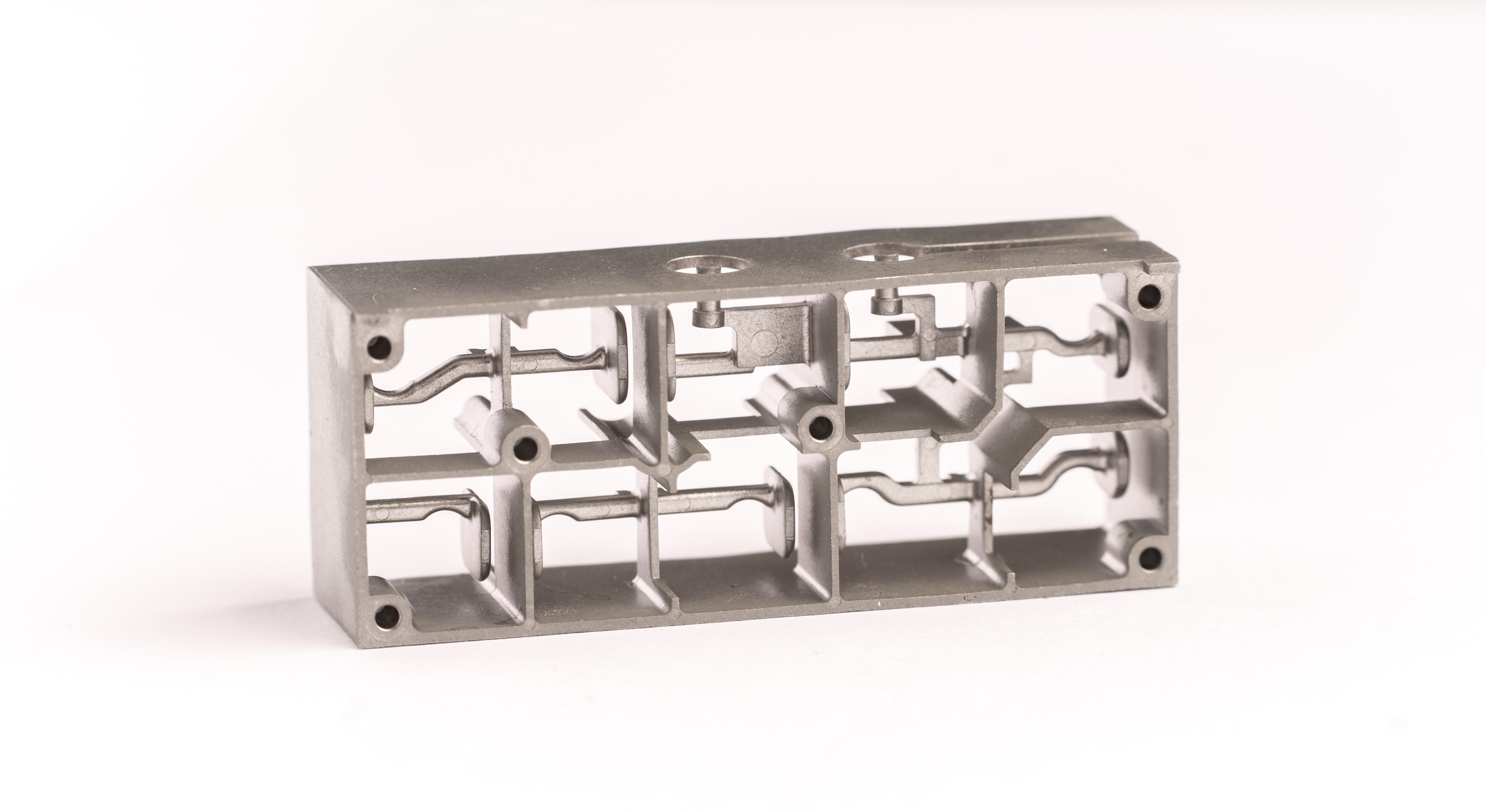 Thin-Walled Metal Cavity Injection Molding